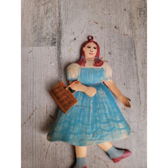 Vintage metal Dorothy wizard of Oz ornament Xmas basket - Picture 3 of 7